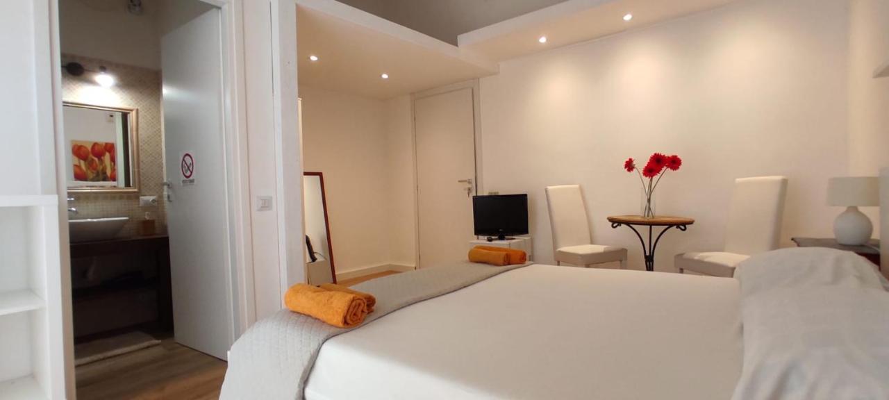 Krly Exclusive Rooms Cagliari Ngoại thất bức ảnh
